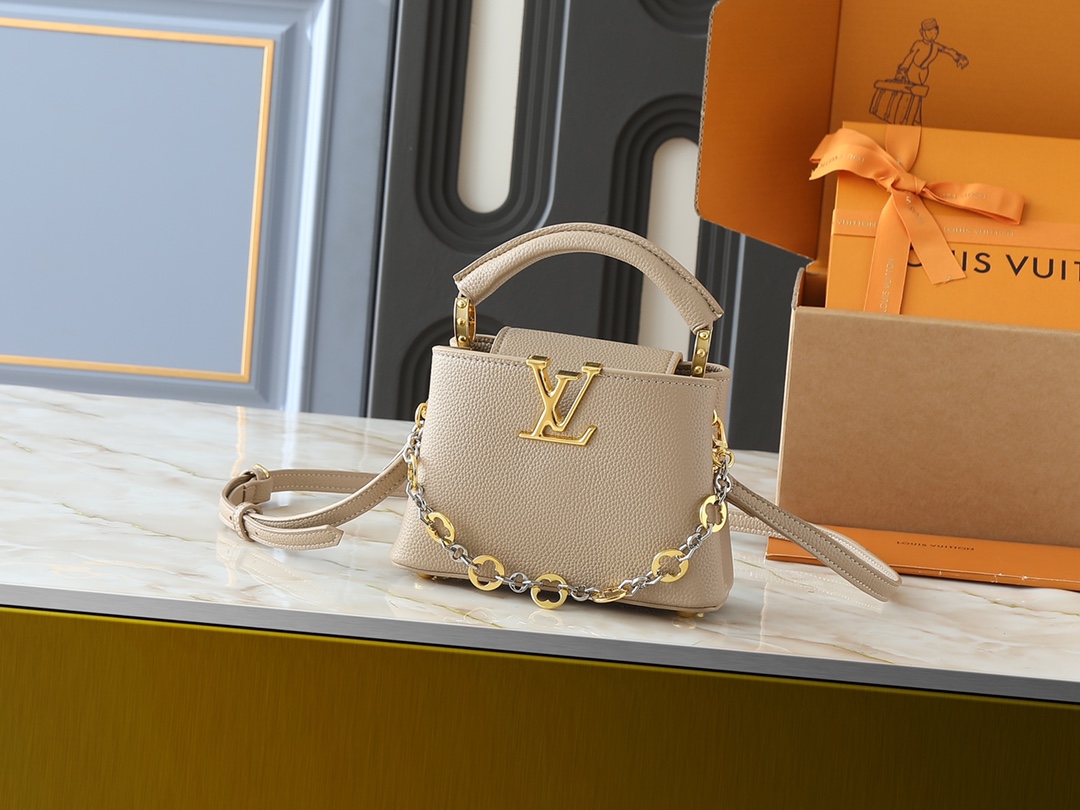 LV Classic Handbag Monogram Canvas Model M23943 Magnetic Lock